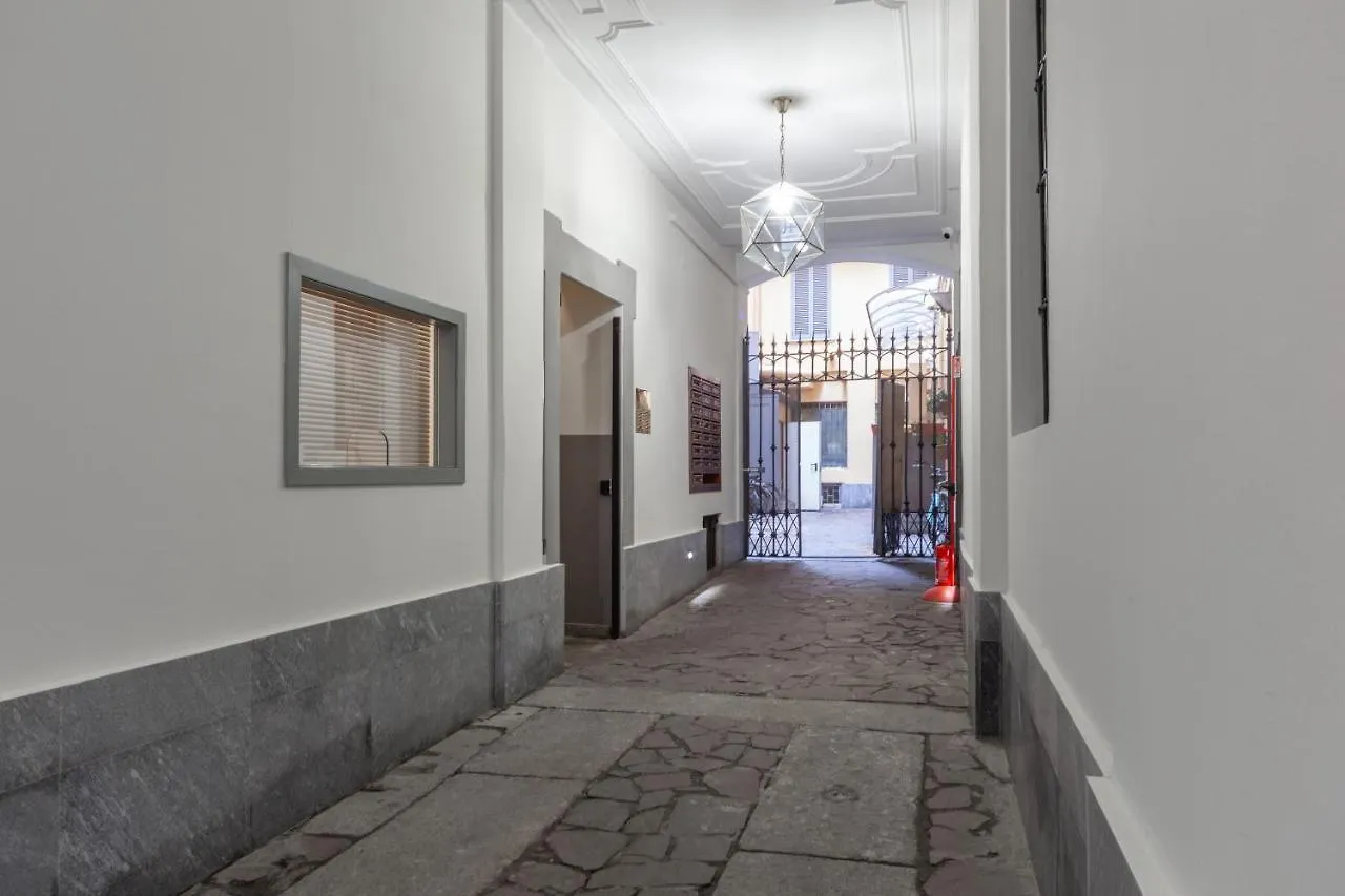 Charme Milan-300M Dal Duomo Διαμέρισμα