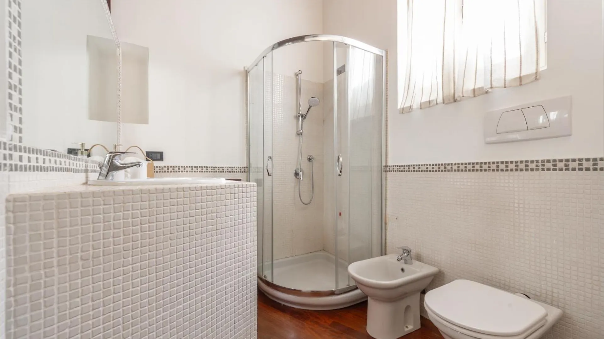 דירות Charme Milan-300M Dal Duomo